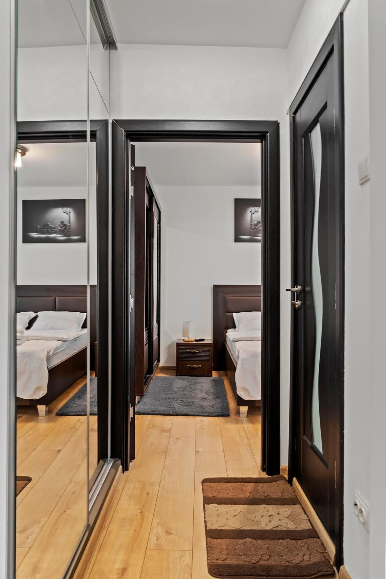 Apartament De Lux Drumul Taberei Bucareste Exterior foto